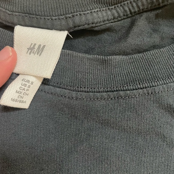 H&M basic shirts - Picture 2 of 3